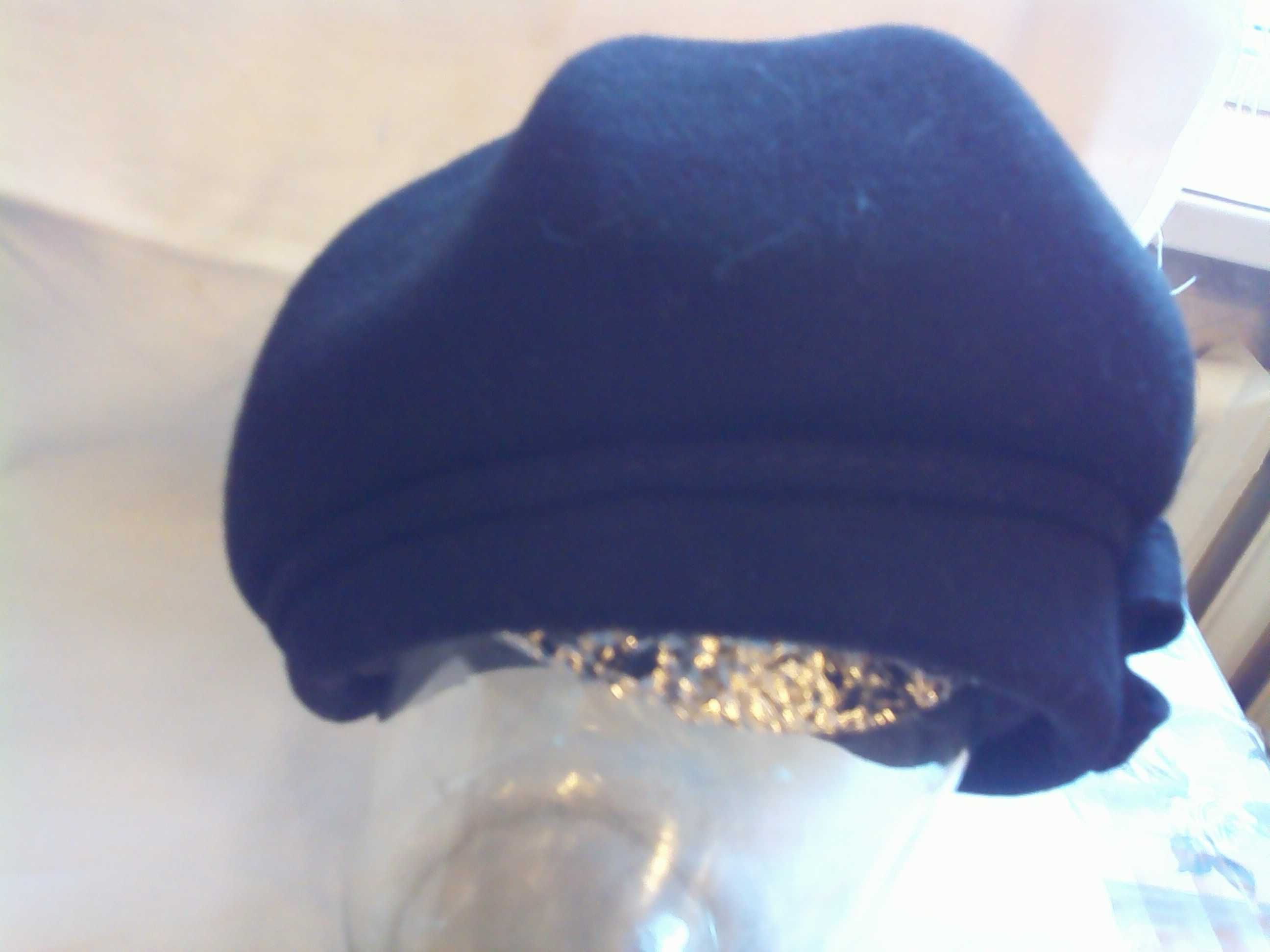 женская  фетровая, новая  шапка--57 р