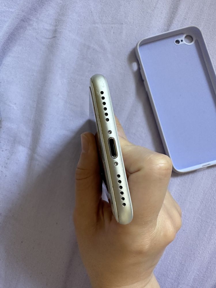 Iphone 8 64 GB Silver / бял