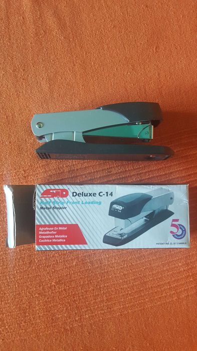 Vând produse de birotica