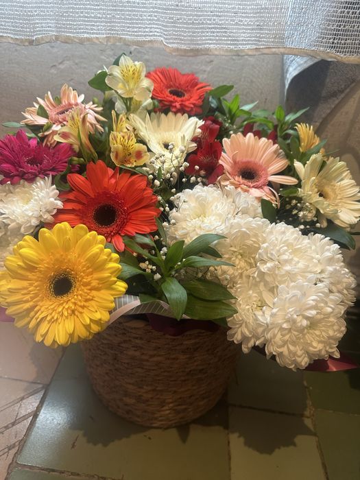 Букет цветов за 10 000, подарили вчера вечером