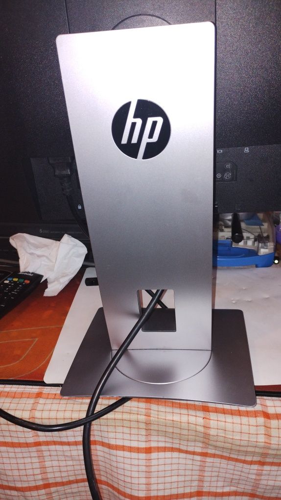 Продавам монитор ,hp
