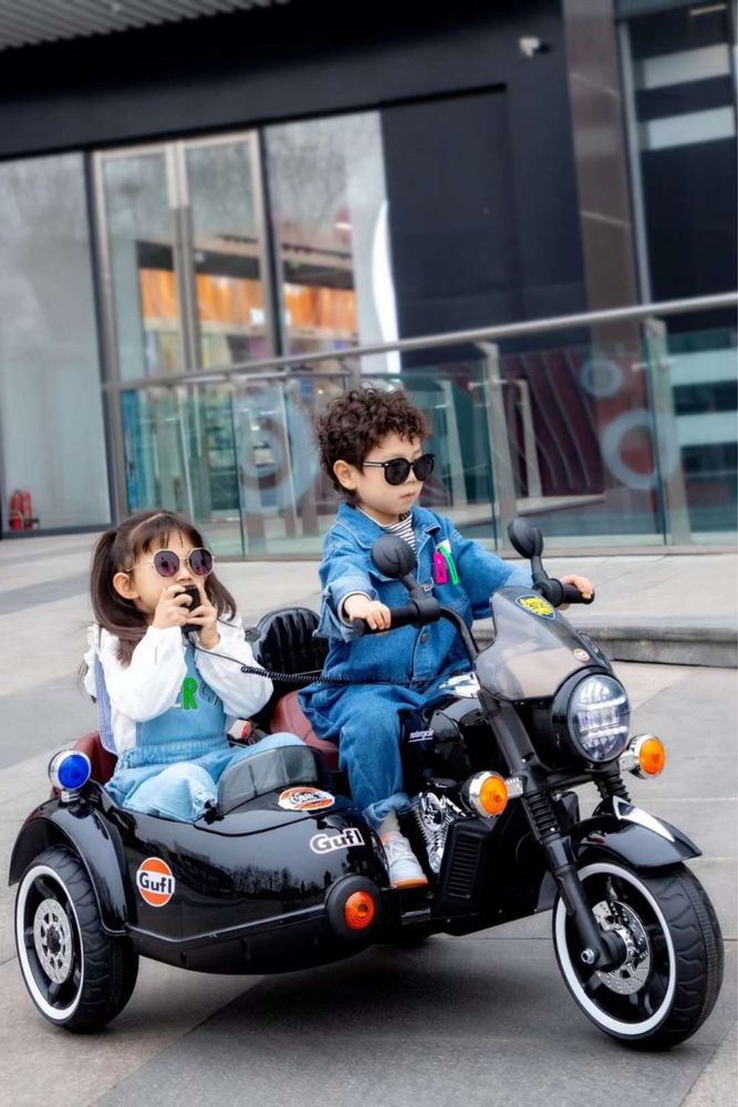 Детский мотоцикл для двух детей