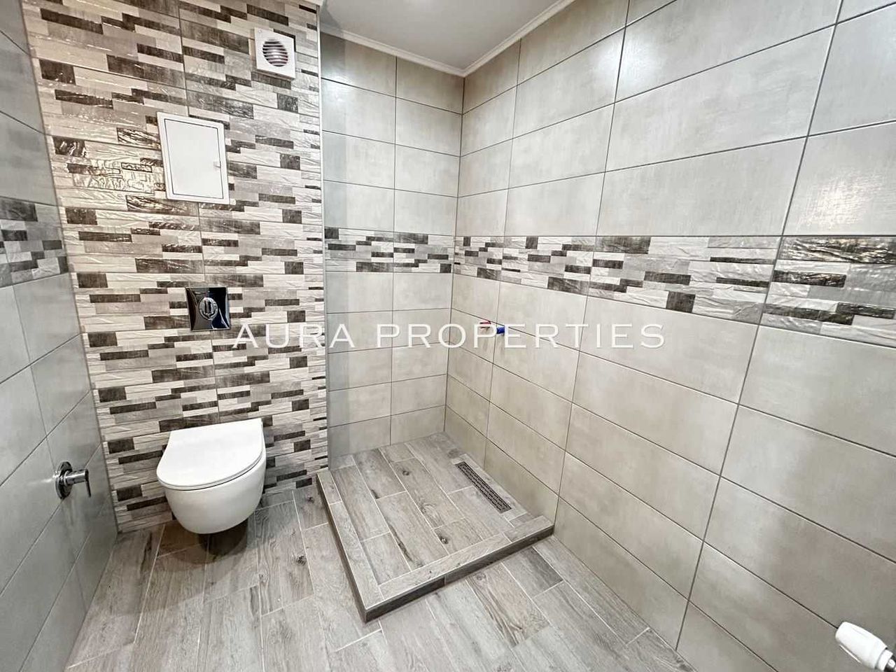 Продава се Двустаен апартамент в Разград, Стефан Караджа - 64 кв.м за 1275 €/кв.м - Снимка #8
