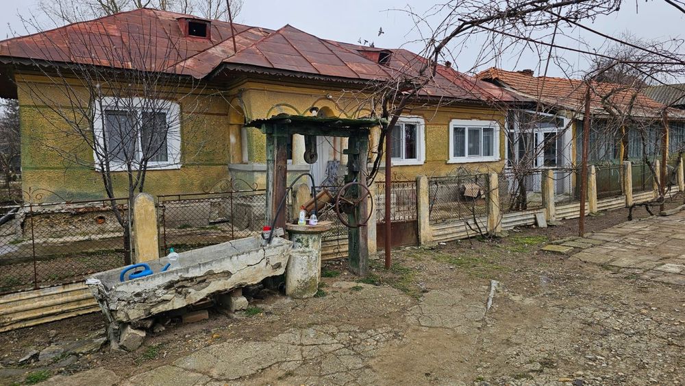 Casa de vânzare Com Bradesti Dolj Str. Pirligeni Nr 18.