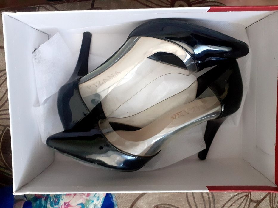 Туфли           продам