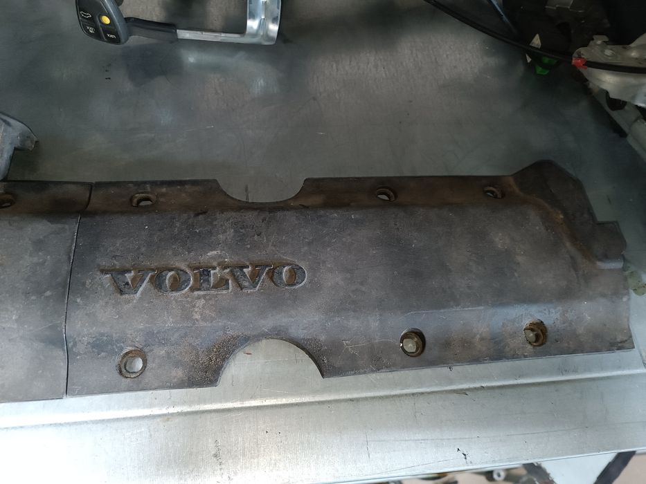 Капак двигател за Volvo XC70, 2.4T, 2001