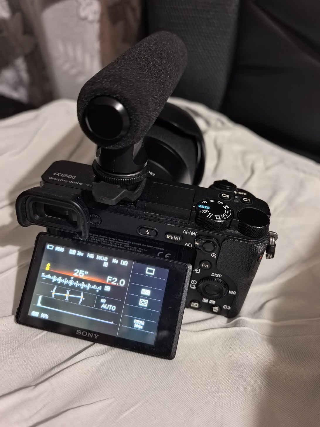 Sony A6500 +обектив Sony FE 24-70mm f/4 Carl Zeiss OSS + външен микроф