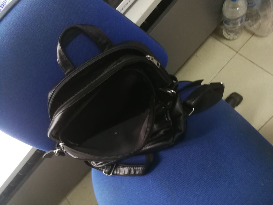 Продавам дамска чанта от естествена кожа