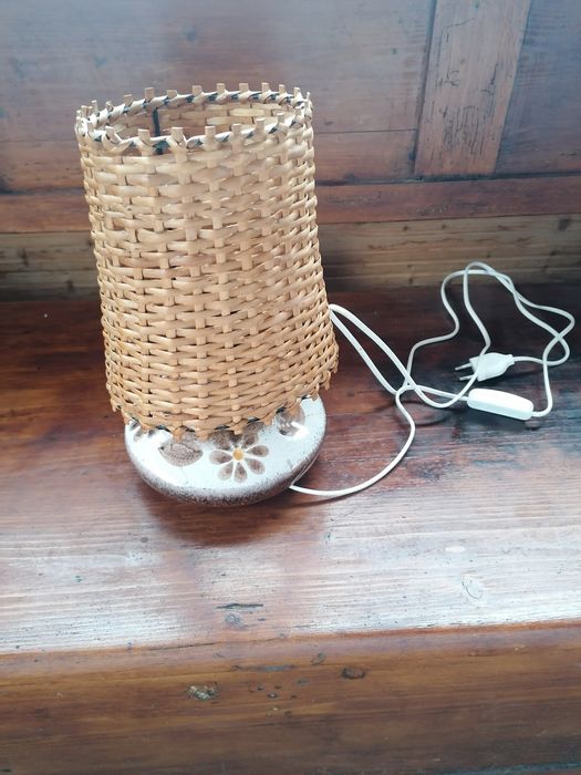 Veioza cu soclu din ceramica