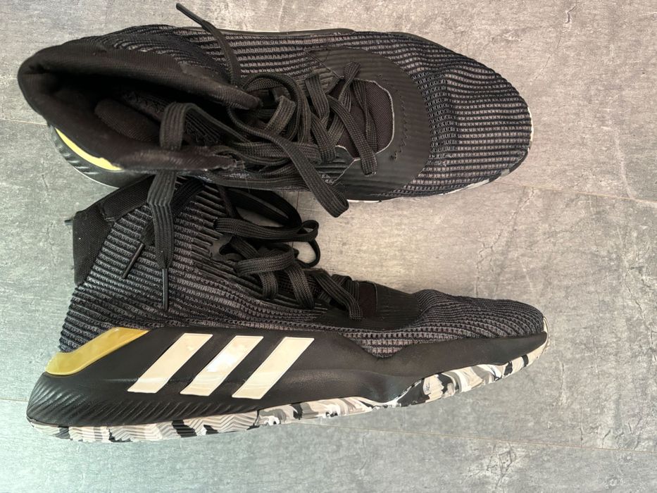 Мъжки баскетболни кецове Adidas