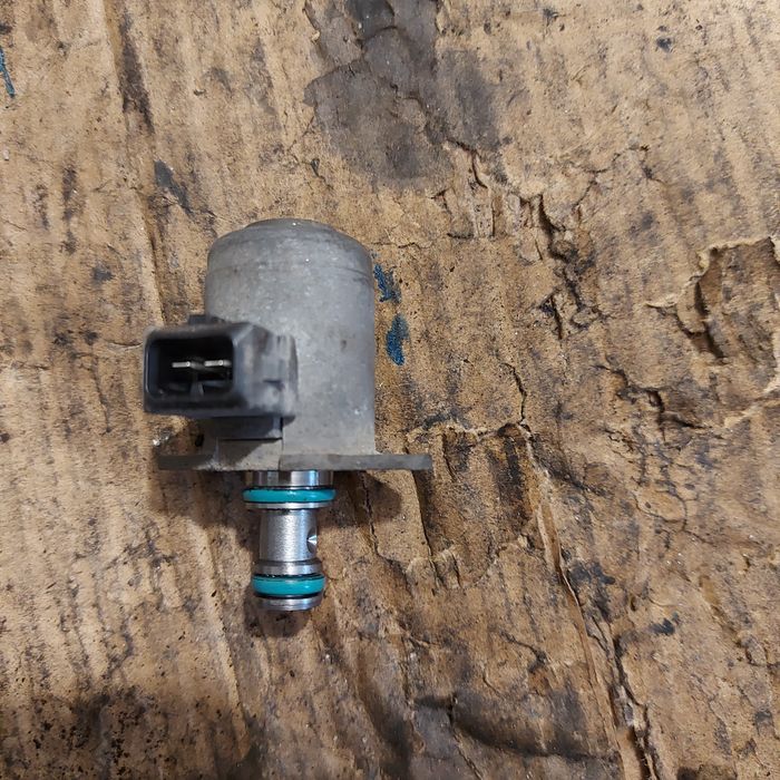 Клапан на рейка ( сервотроник ) Мерцедес / Mercedes