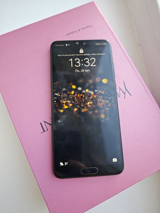 Телефон Huawei p20