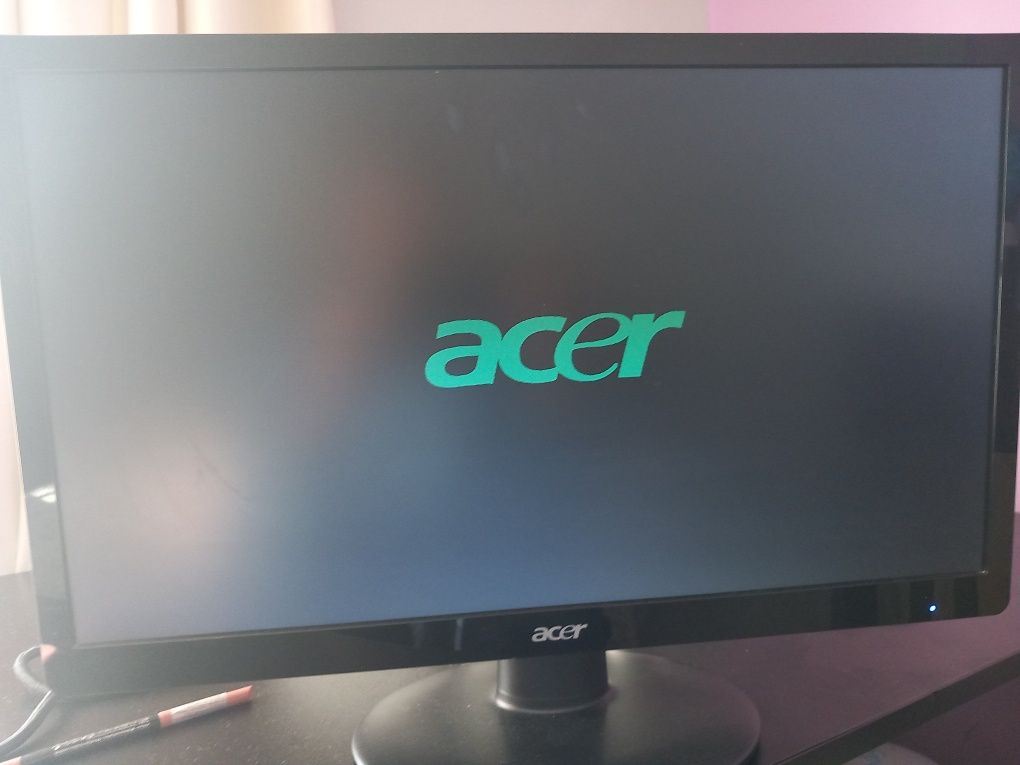 Монитор Acer S220HQL