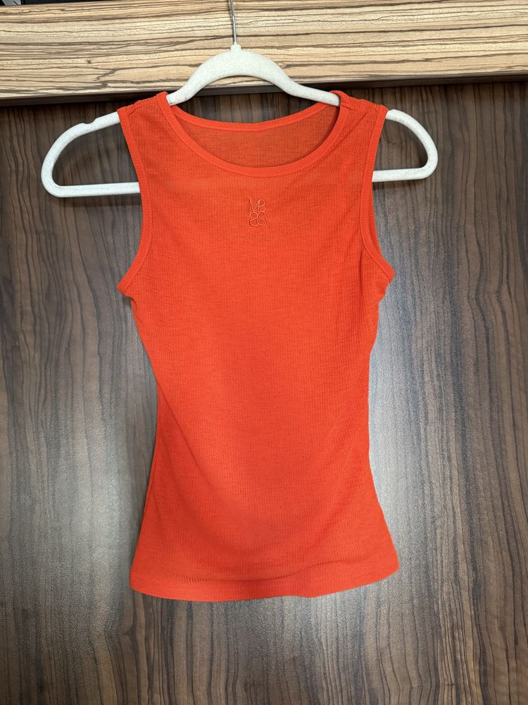 Различни топове Zara, Missguided, Shein
