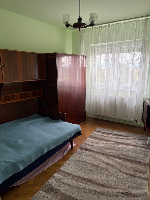 Inchiriez apartament cu 3 camere- Strand