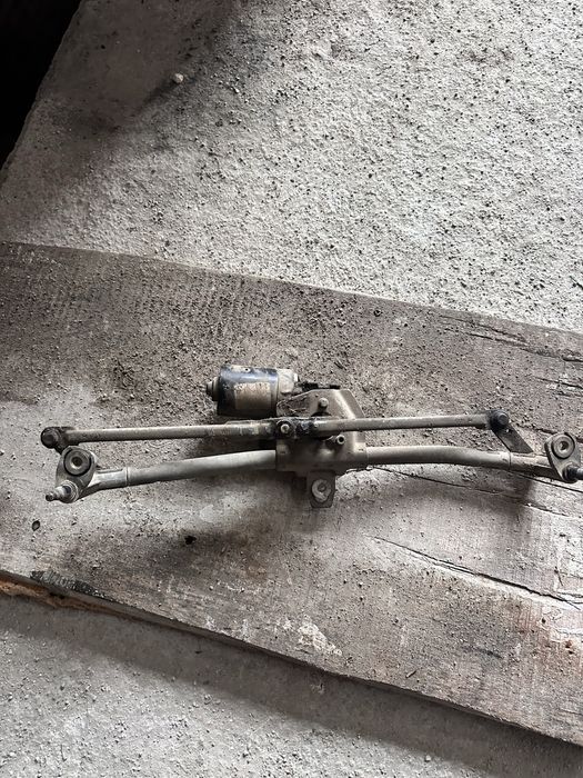 Механизъм предни чистачки Škoda Octavia 1 — комплект с моторче