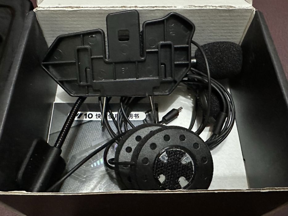 Чисто нов интерком/слушалка за моторна каска Y10