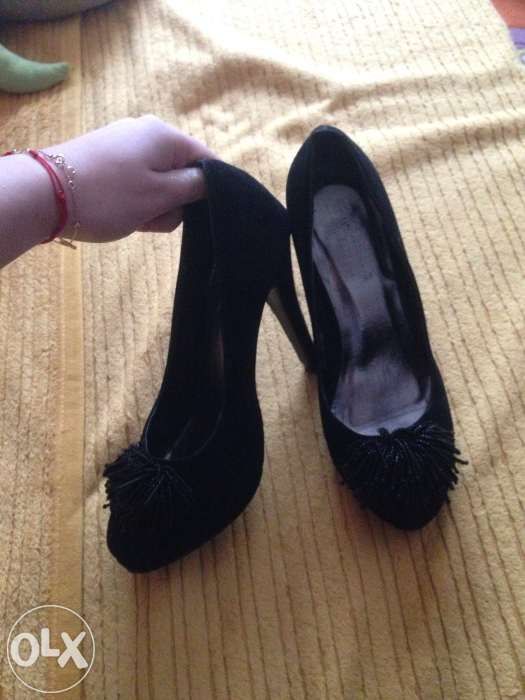 Pantofi negri cu platforma, noi fara eticheta, model deosebit