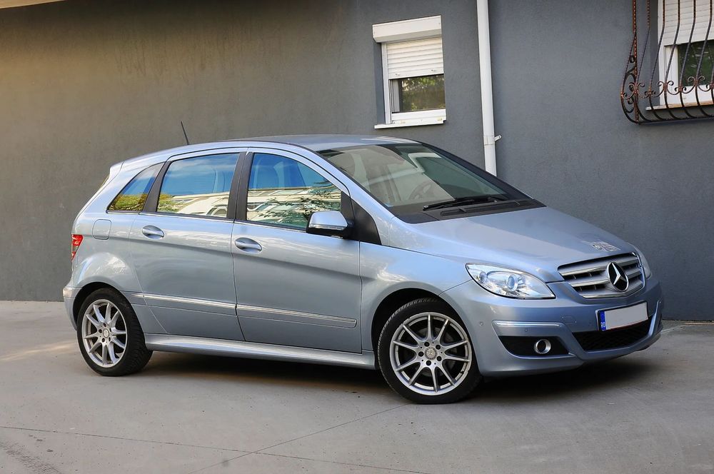 Mercedes-Benz B 180 2011 2.0CDi 140 CP E5 CutieAut Clima Navi Xenon, Recent Adus