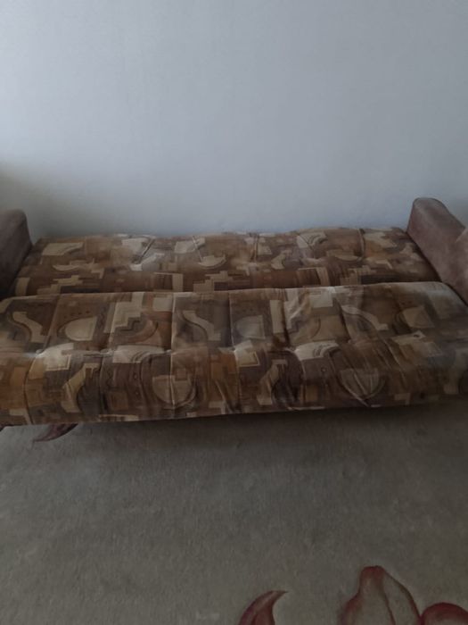 Бесплатно отдам диван!