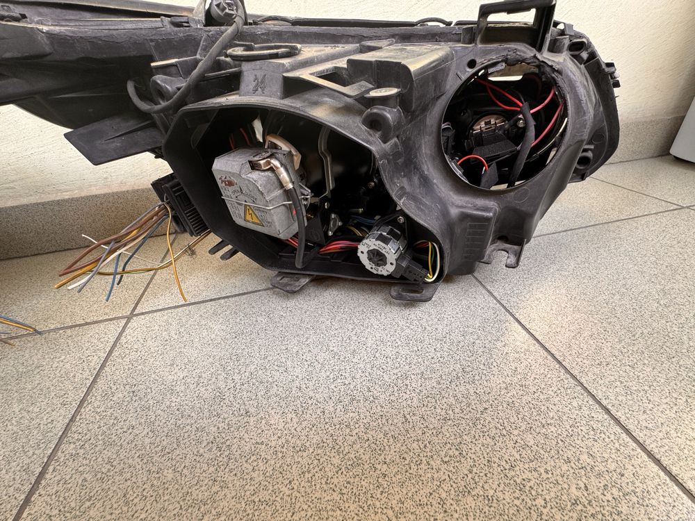 Фарове за BMW E60 E61 пре фейс 2003-2006