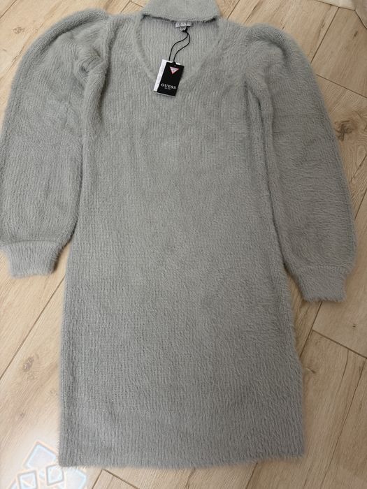 Rochie Guess cu decolteu