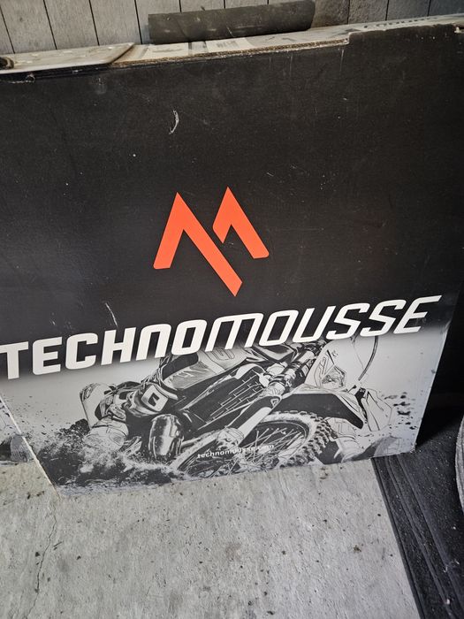 Technomousse 140/80/18