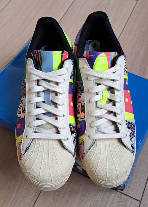 Adidas Superstar Pride