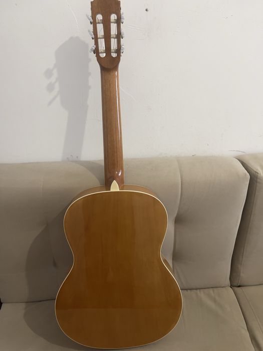 Гитара Өте жаңа Гитара