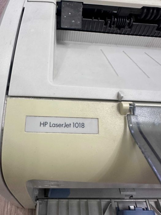 продам принтер HP LaserJet 1018 Б/У