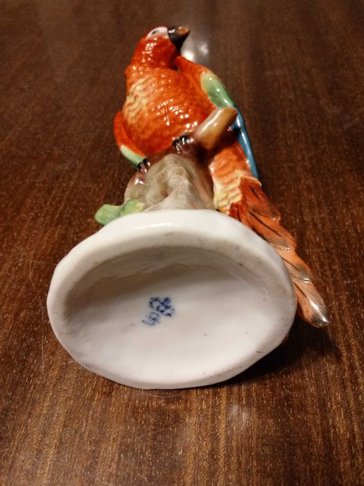 порцеланов папагал