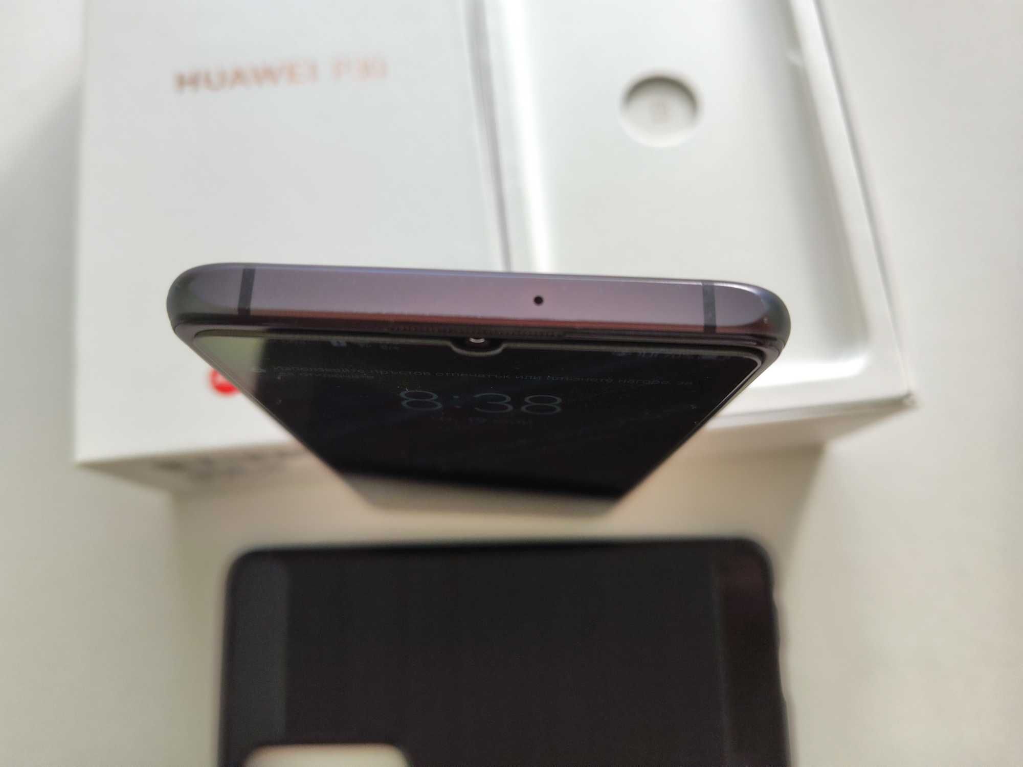 Huawei P30 , 128GB, 6GB, 40MP Leica optics , 32MP selfie, Google play.