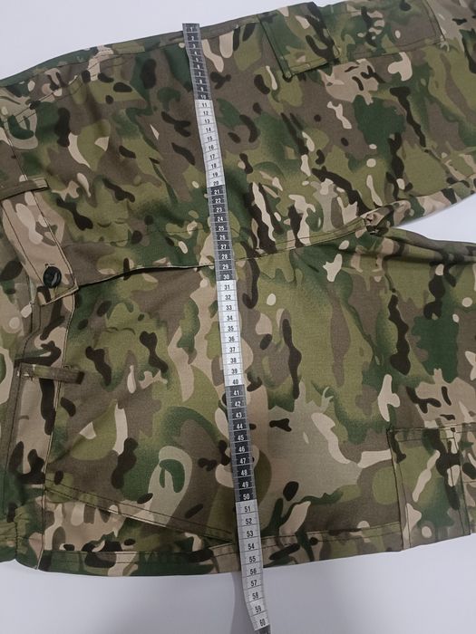 Set combat mărimea  M CA2412 
- compus din:
Geaca :
- lățime umeri= 52