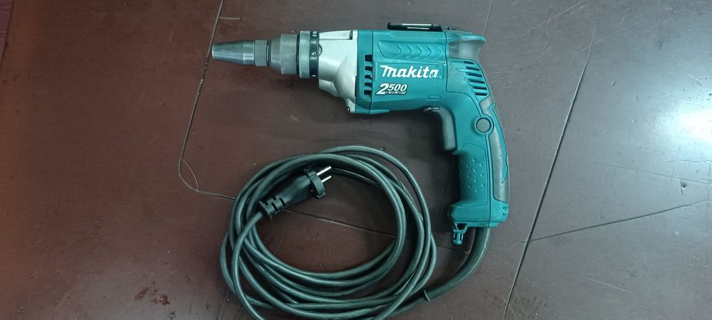 Шуруповёрт Макита