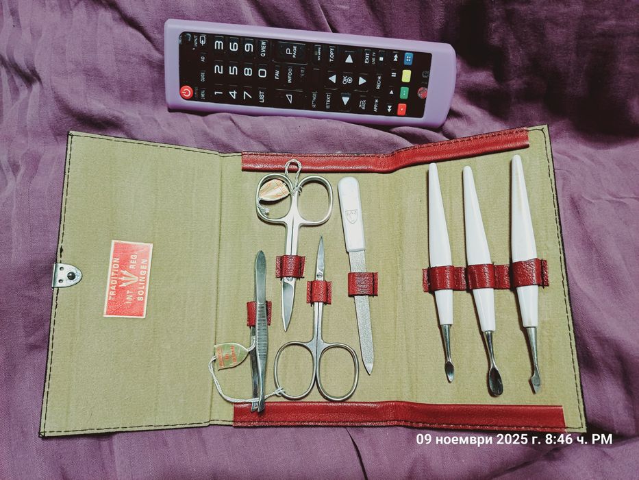 Несесер в червен цвят