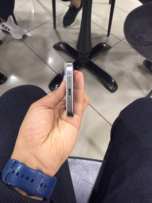 Iphone 15 pro dog’li 256 gb holati rasmda