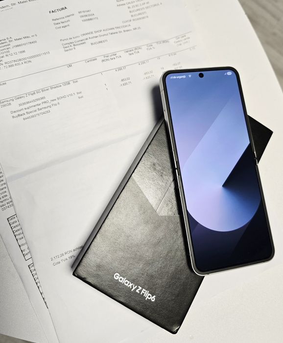 Samsung Galaxy Z Flip 6, silver shadow, 256 gb, 12 gb,ca nou, Garantie
