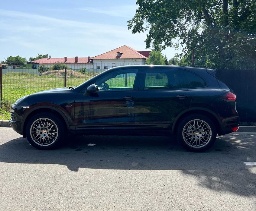 Porsche Cayenne S Diesel 4x4  Decembrie 2013  281 CP 4134 cm3