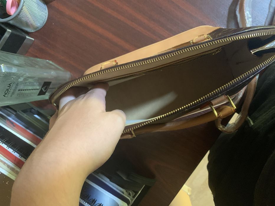 Geanta Louis Vuitton