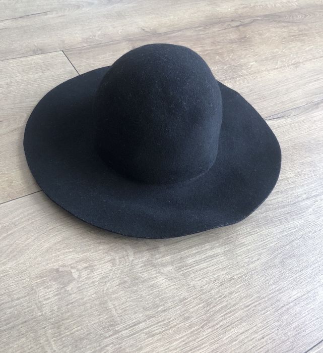 Зимна шапка с периферия h&m