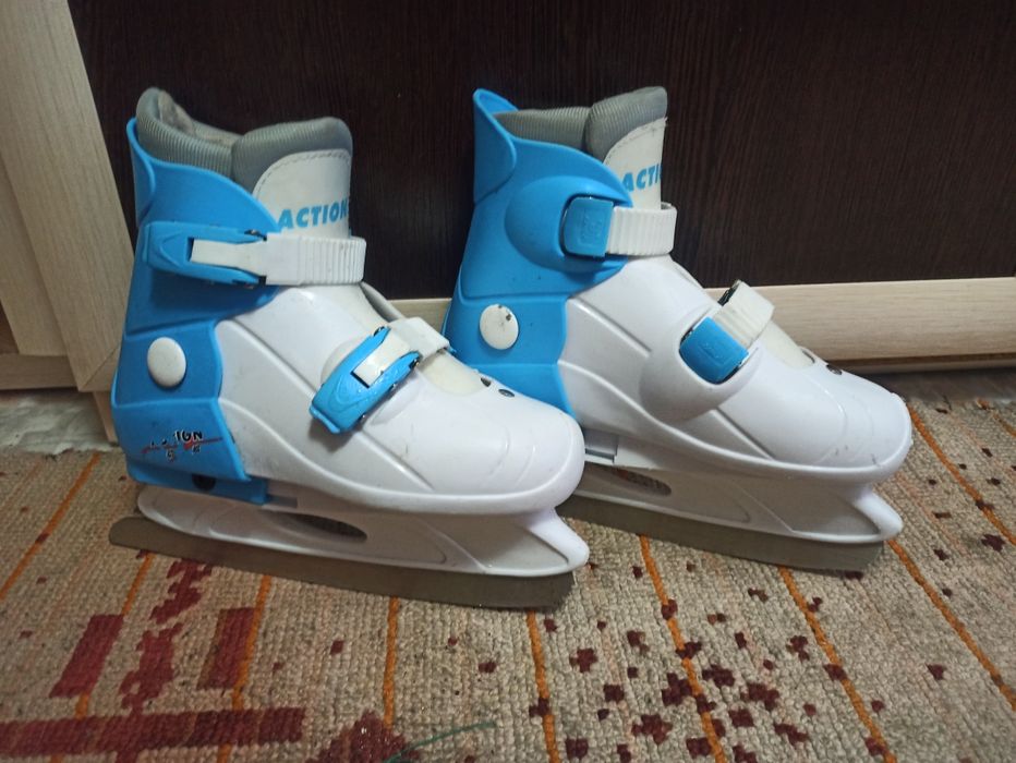 Продам коньки состояние хорошее