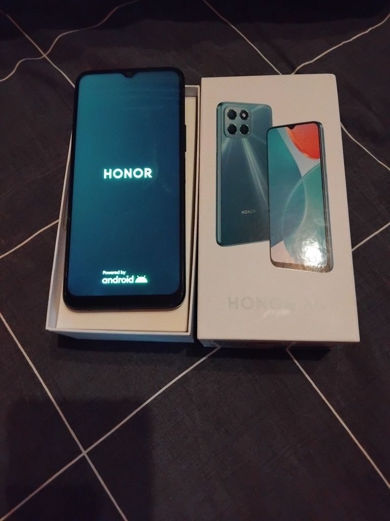 Vând telefon HONOR X6