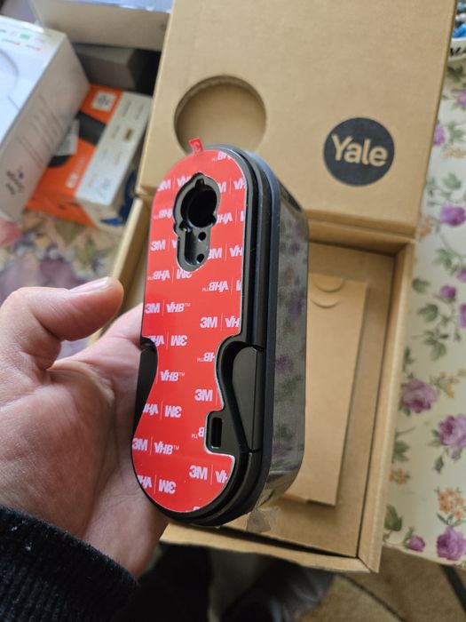 Yala inteligenta yale Linus noua