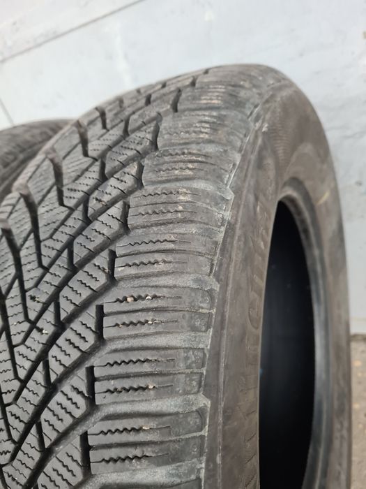 2 бр. зимни гуми 215/65/15 Continental 8 mm DOT 2613
