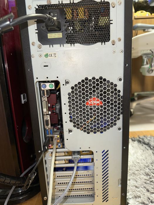 Pc intel i7 4790k, 16gb ram, Nvidia GTX 670, SSD 960gb