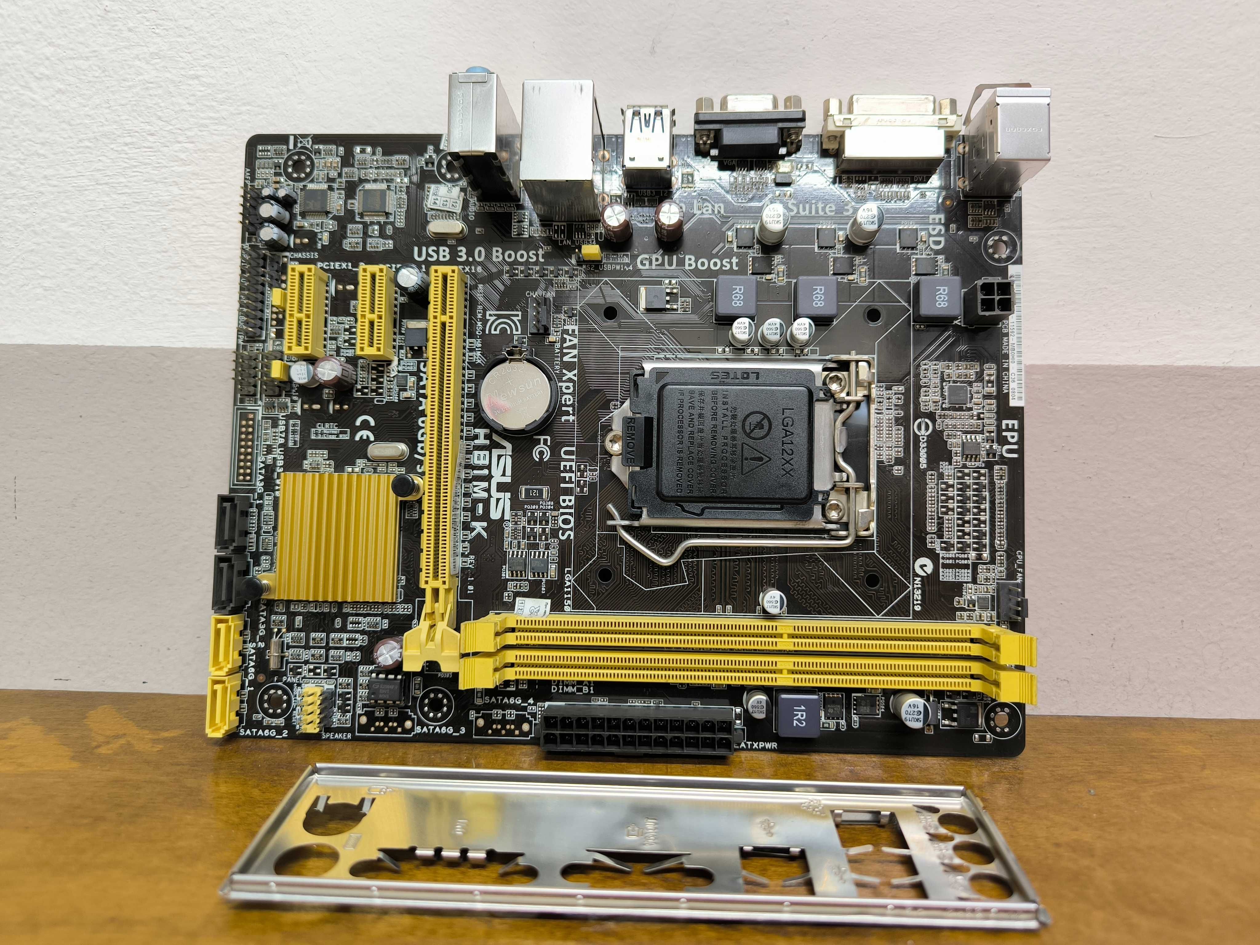 Asus H81M-K, Intel H81, Soket LGA1150 2xDDR3, максимум 16Гб в количес.