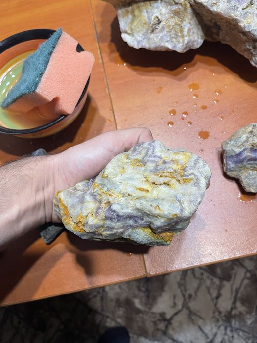 Аметист- жилест Аметист необработен