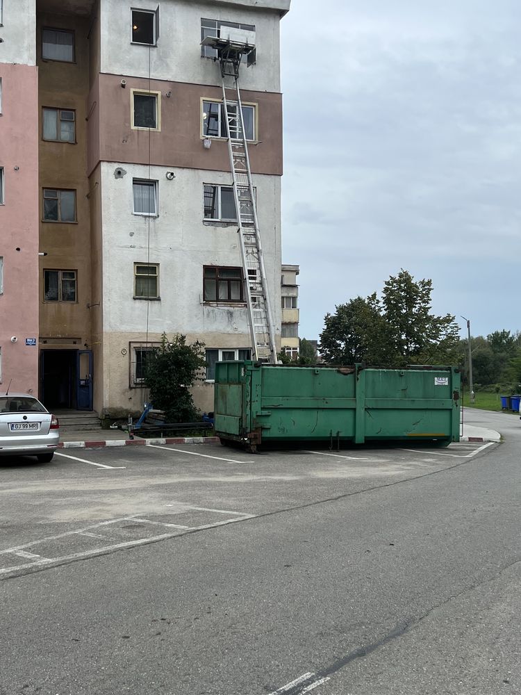 Inchiriez lift materiale de constructii