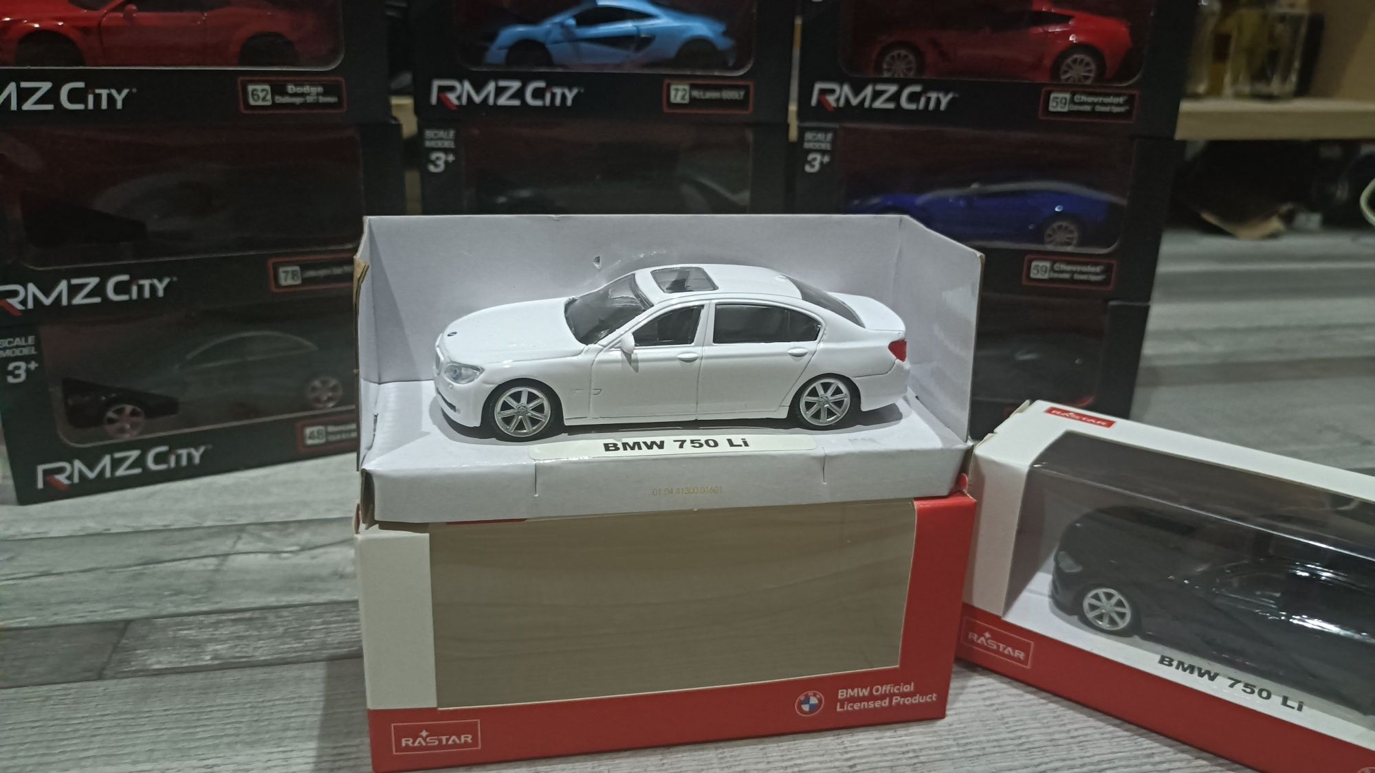 Automodele BMW 750 Li (seria 7) scală 1/43