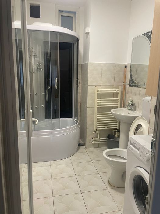 inchiriez apartament 2 camere decomandat